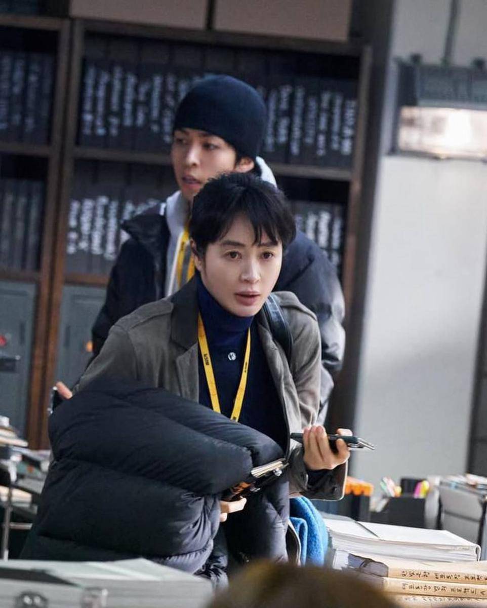 Still cut Unmasked (instagram.com/hs_kim_95)
