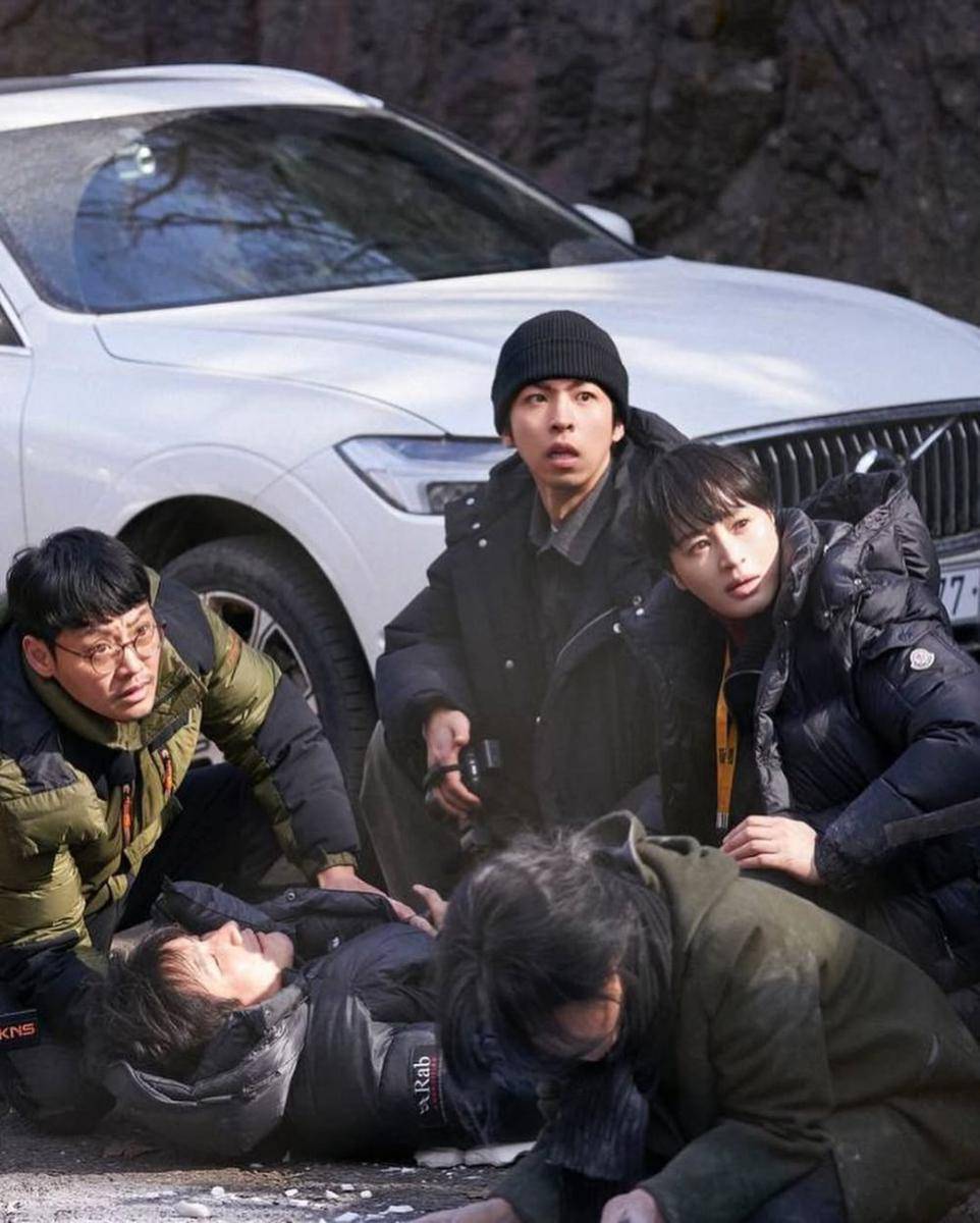 Still cut Unmasked (instagram.com/hs_kim_95)
