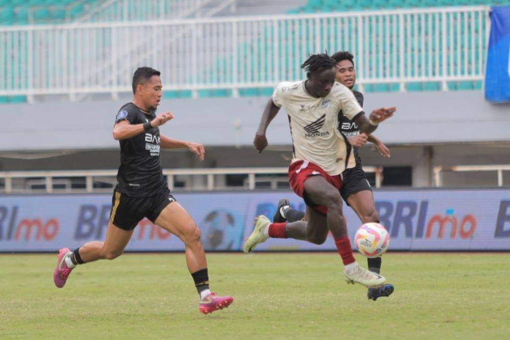 Salah satu momen pertandingan pekan ke-20 BRI Liga 1 2024/2025 antara Dewa United versus PSM Makassar yang berlangsung di Stadion Pakansari Cibinong, Kab. Bogor. Senin 27 Januari 2025. (Dok. Ofisial PSM Makassar/Agung Dewantara)