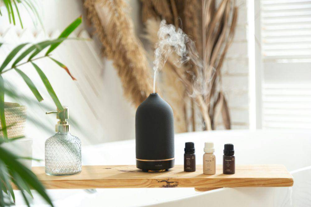 Ilustrasi diffuser aromaterapi (unsplash.com/volant)