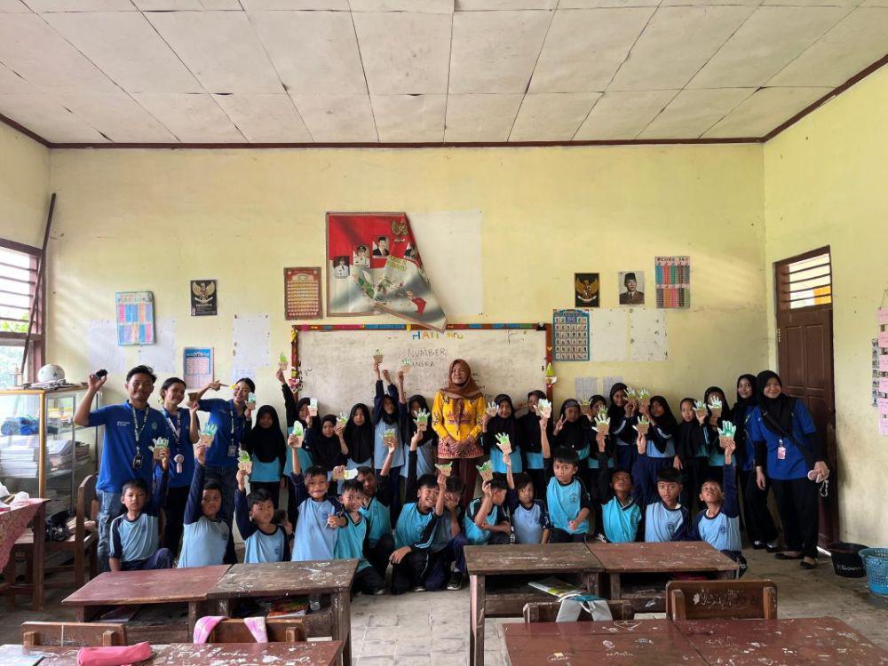 Cara Mahasiswa KKN Unila Latih Fokus dan Motorik Anak Kecanduan Gawai