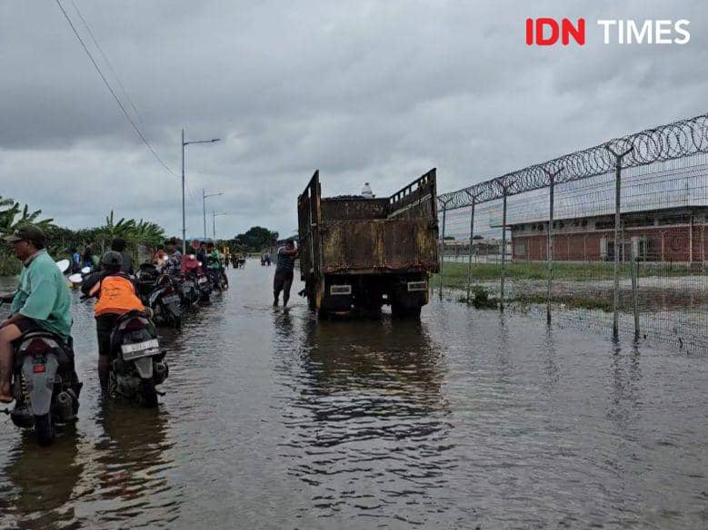 Perimeter Utara Bandara Soetta Ditutup, Banjir Capai 70 Centimeter