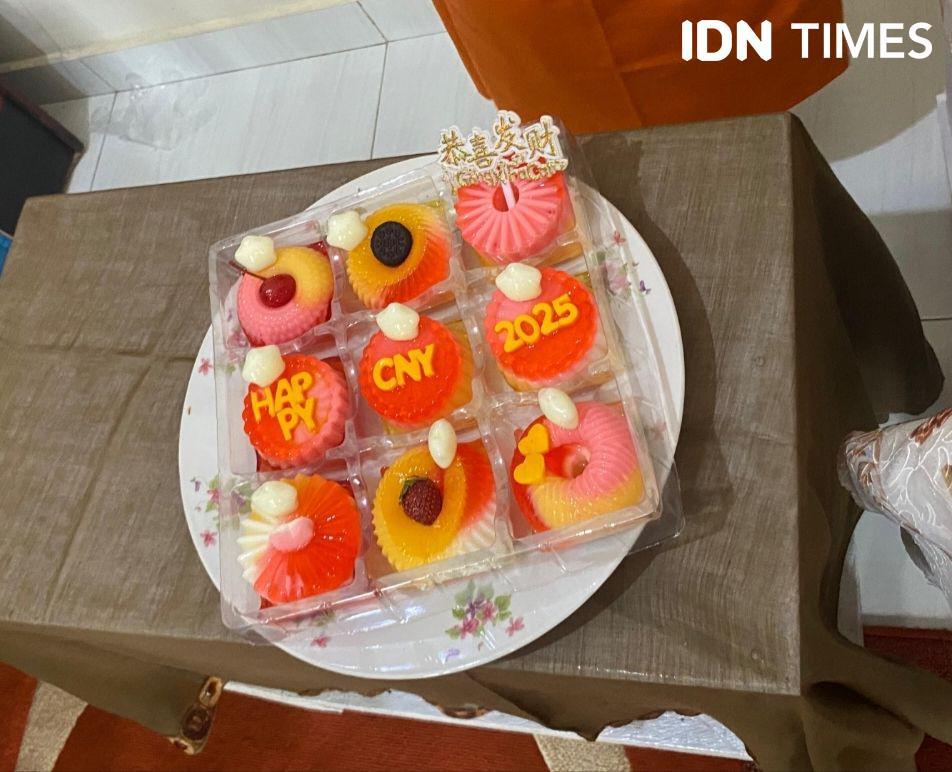 Hampers Puding Ornamen Angpao di Palembang Laris saat Imlek 2025