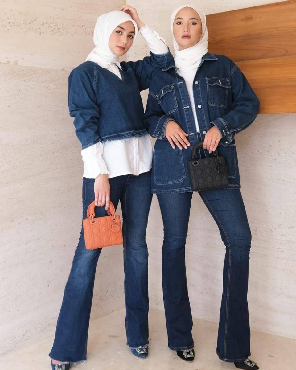 mix and match celana jeans ala Erica Putri (instagram.com/ericaputrii)