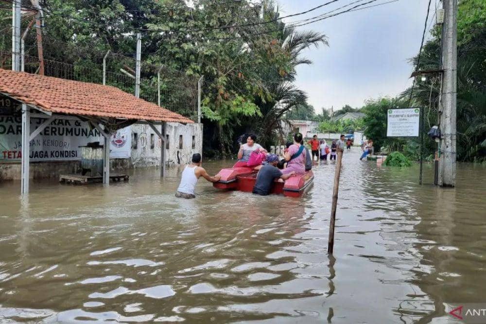 Banjir melanda sebagian wilayah di Kabupaten Tangerang, 29 Januari 2025 (ANTARA)