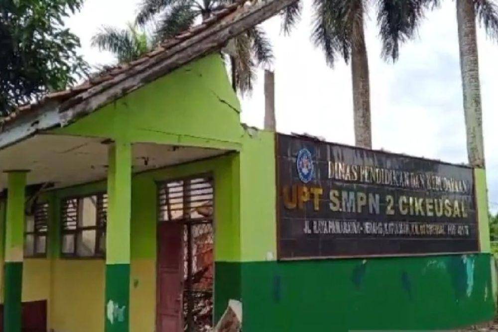 Kondisi bangunan SMPN 2 Cikeusal, Kabupaten Serang, (ANTARA/Desi Purnama Sari)