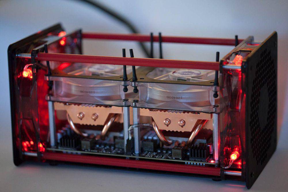 Alat penambang Bitcoin (commons.wikimedia.org/Joshua Zerlan)