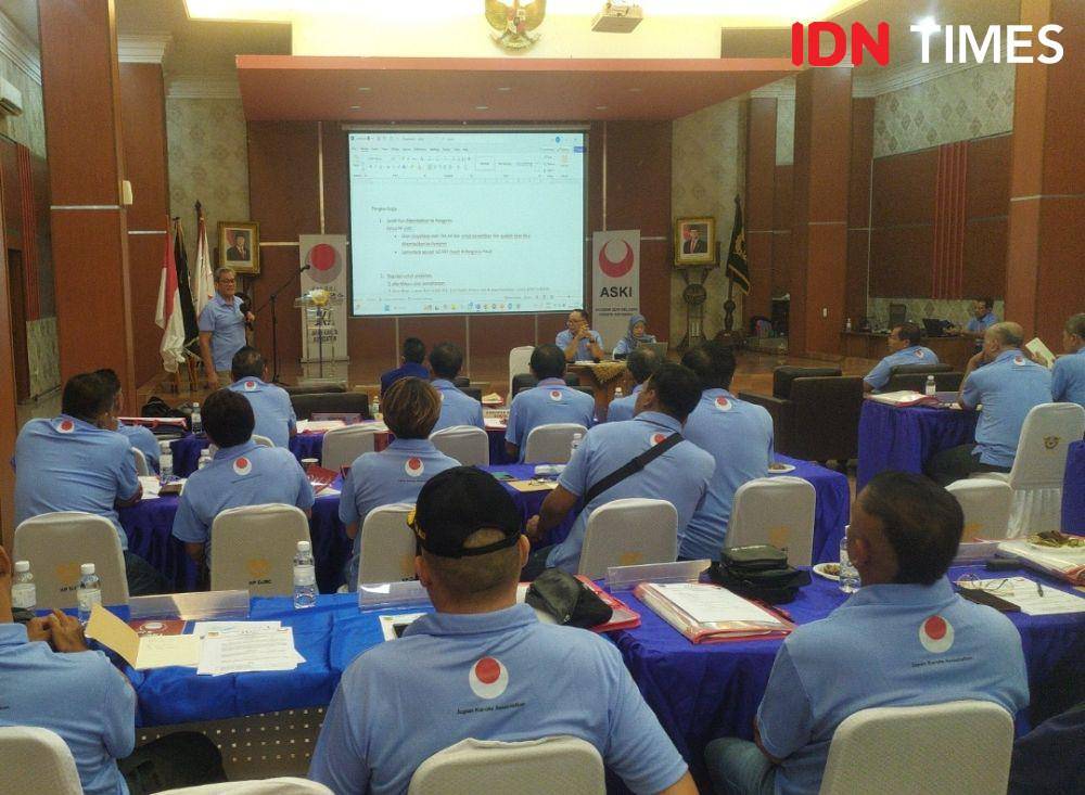 Selain berwisata, masyarakat juga memanfaatkan libur panjang dengan menggelar rapat dan seminar, Senin (27/1/2025).(IDN Times/Cokie Sutrisno)