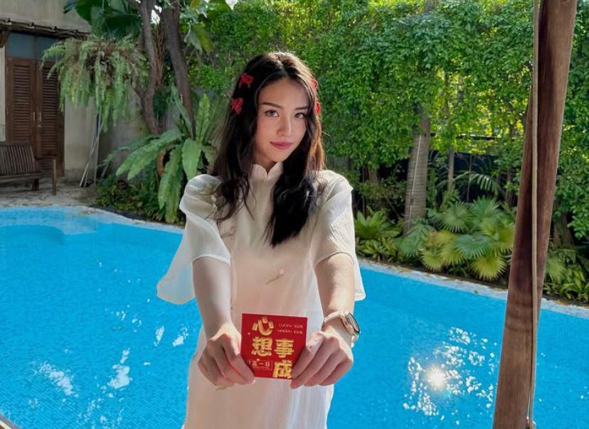 12 Potret Artis Thailand Merayakan Imlek, Pancarkan Senyum Bahagia