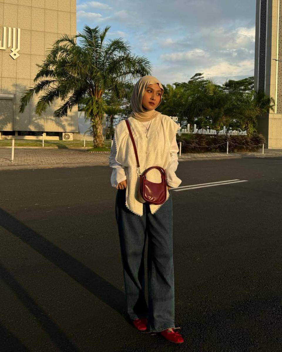 Inspirasi outfit ala Inas Rana (instagram.com/inasrana)