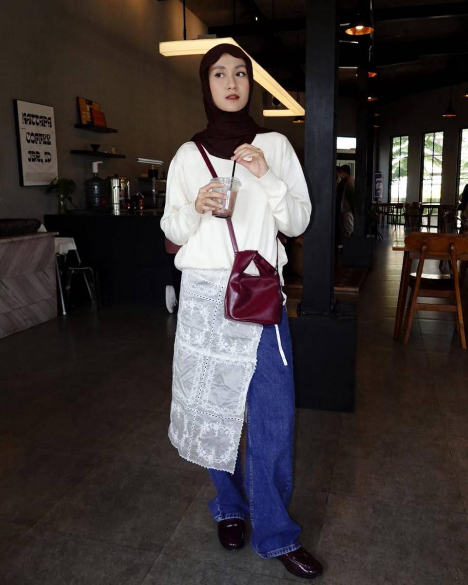 Inspirasi outfit ala Inas Rana (instagram.com/inasrana)