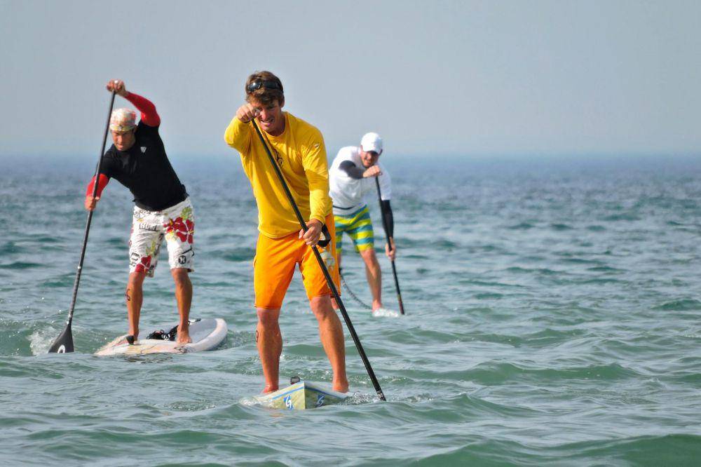 ilustrasi olahraga stand up paddle (pexels.com/@gavin fregona)