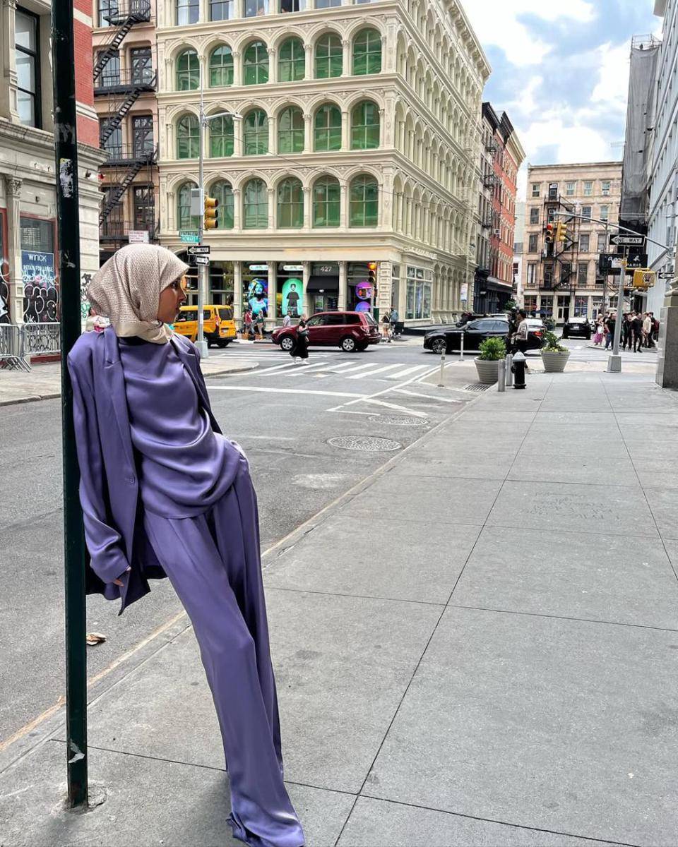 Gaya OOTD Rawdah Mohamed (instagram.com/rawdis)