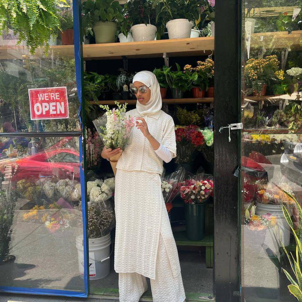 Gaya OOTD Rawdah Mohamed (instagram.com/rawdis)