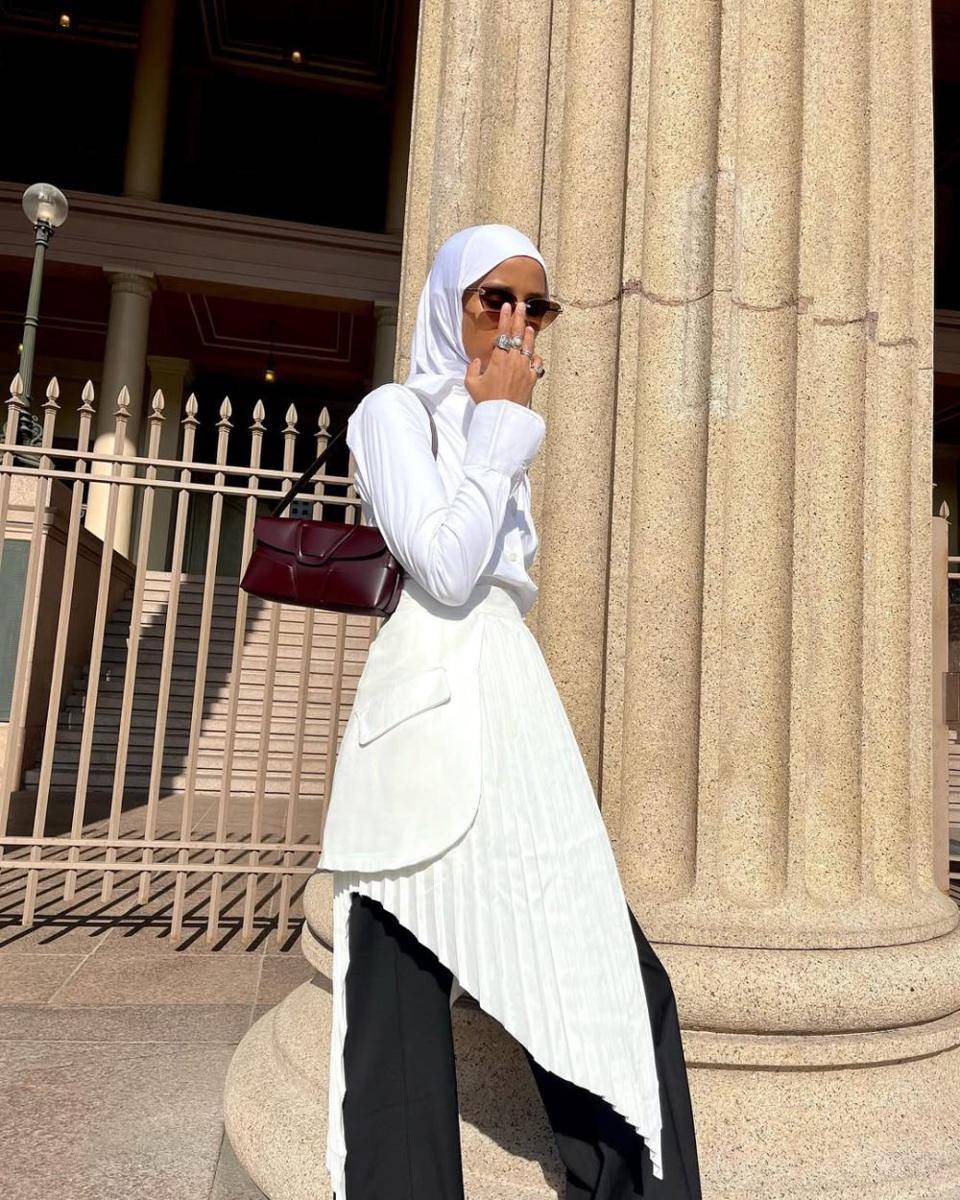 Gaya OOTD Rawdah Mohamed (instagram.com/rawdis)