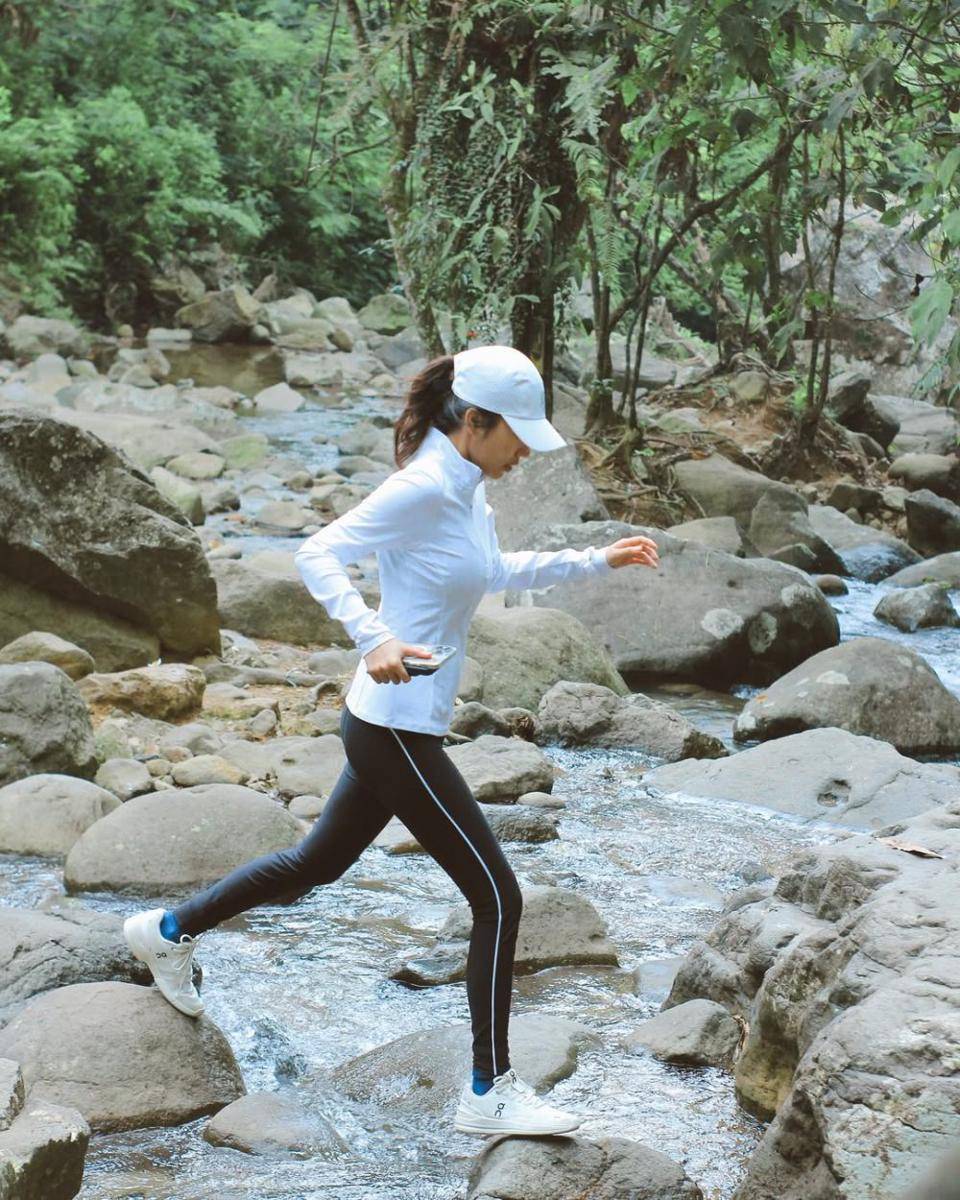 Outfit Olahraga ala Azizah Salsha (instagram.com/azizahsalsha_)