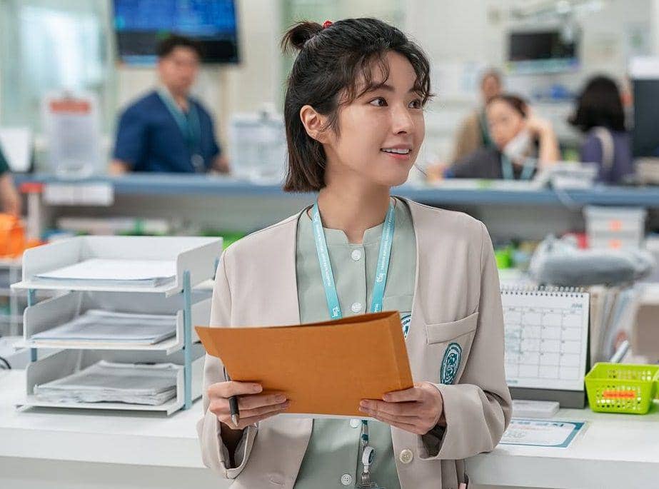 potret Ha Young sebagai Cheon Jang Mi (instagram.com/netflixkr)