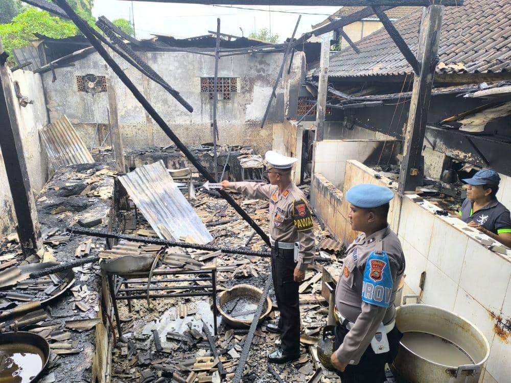 Pengolahan kerupuk ikan di Tabanan hangus terbakar, Kamis (30/1/2025) (Dok.IDNTimes/Istimewa)