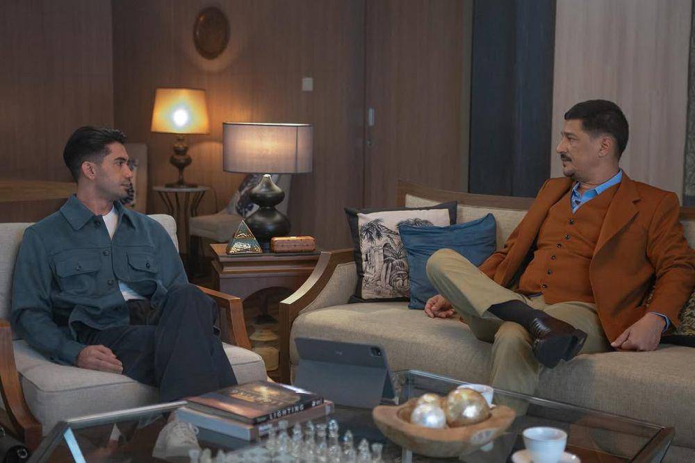 potret Reza Rahadian dan Bucek Depp dalam cuplikan film The Most Beautiful Girl in The World. (instagram.com/robertronny)