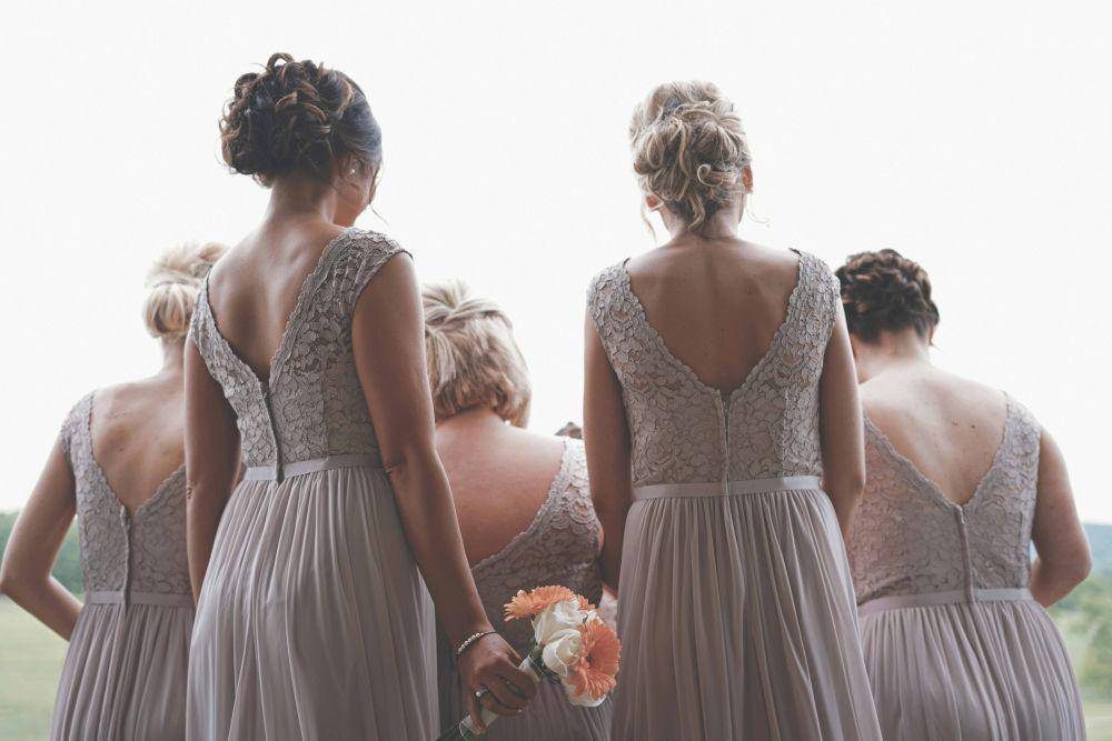 Ilustrasi bridesmaid (unsplash.com/Andre Hunter)
