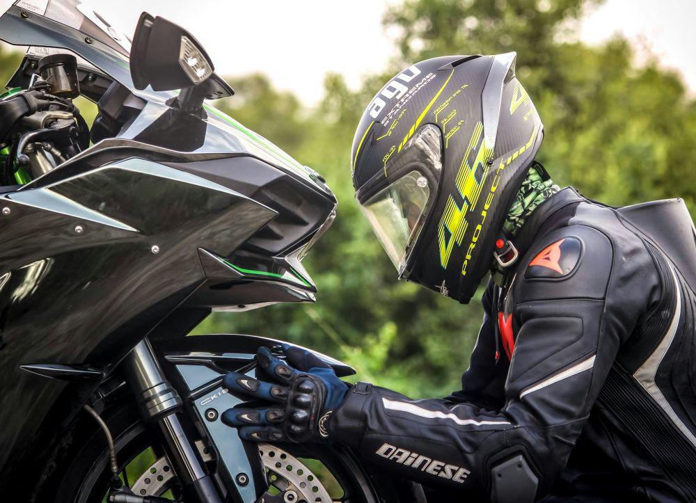 Cara Mencuci Jaket Motor yang Benar agar Tidak Cepat Rusak