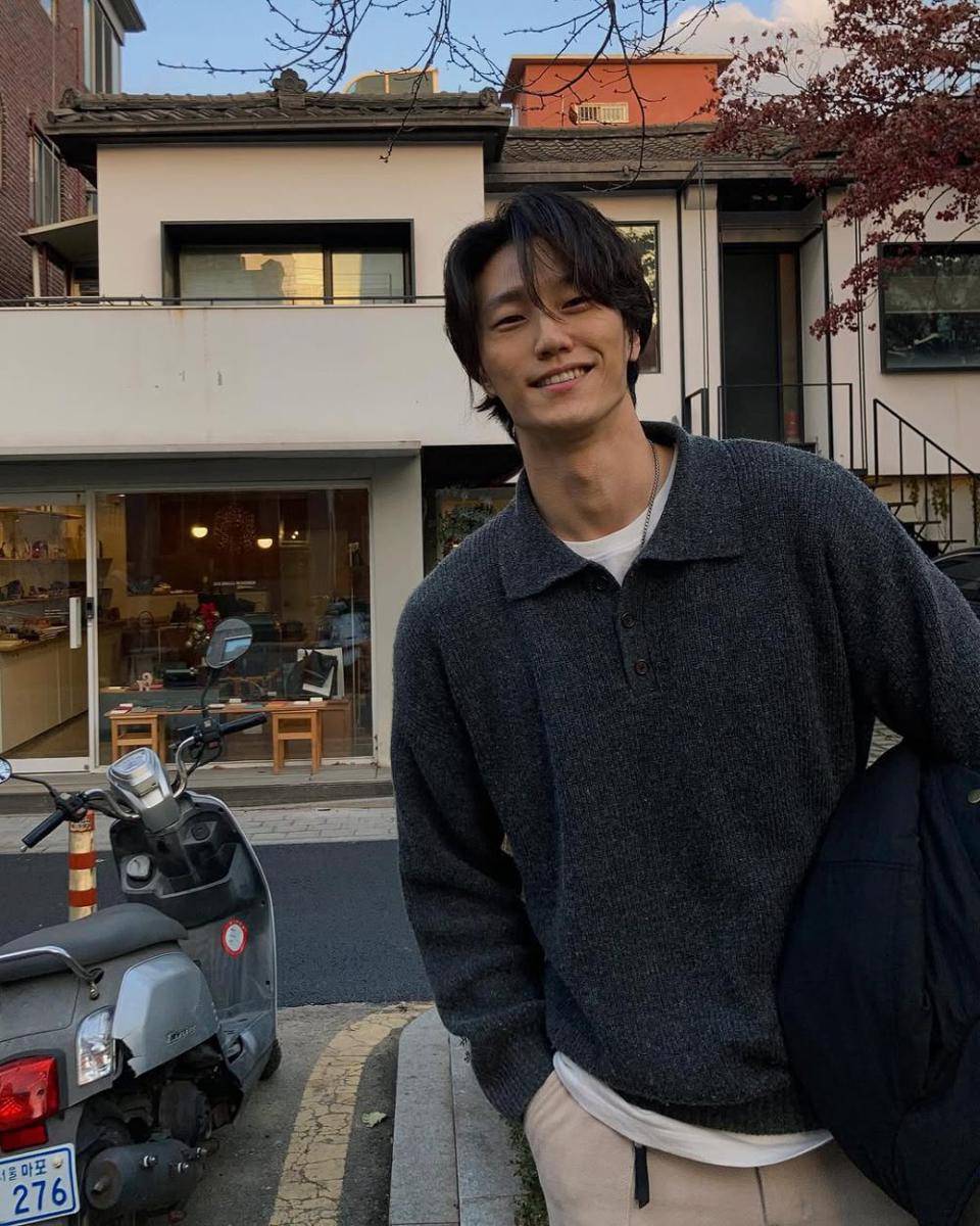 potret outfit pacaran pria ala Korean style (instagram.com/siiiido)