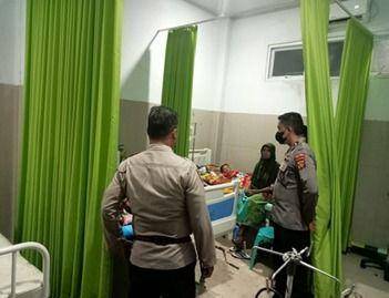 Warga yang keracunan makanan dirawat di Puskesmas Darek Lombok Tengah. (dok. Istimewa)