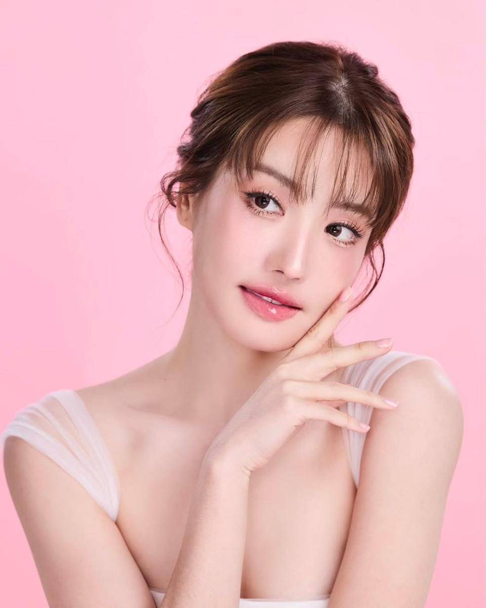 potret ide medium hingga long hair ala Grand Kornpassorn (instagram.com/gracekanklao)