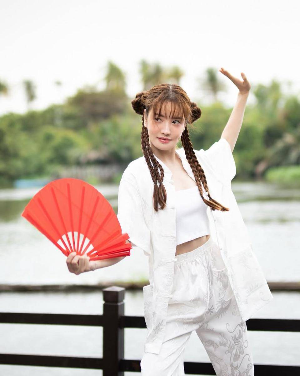 potret ide medium hingga long hair ala Grand Kornpassorn (instagram.com/gracekanklao)