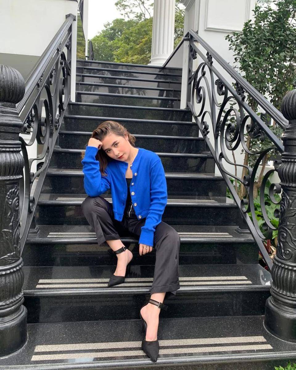 ide outfit knitwear ala Prilly Latuconsina (instagram.com/prillylatuconsina96)