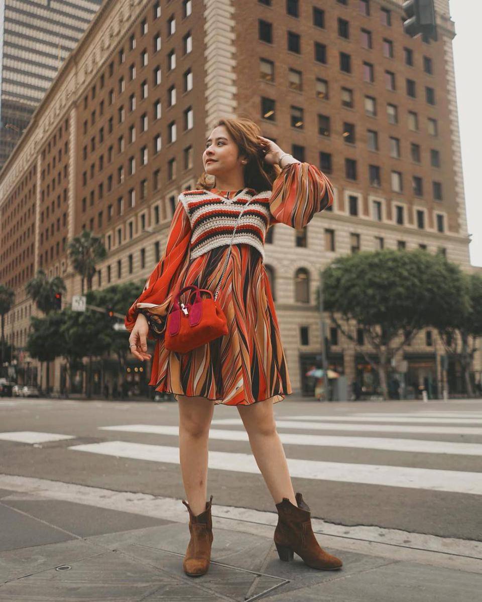 ide outfit knitwear ala Prilly Latuconsina (instagram.com/prillylatuconsina96)