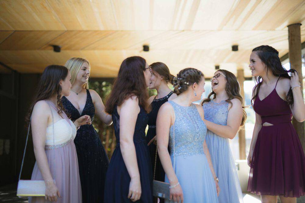 Ilustrasi bridesmaid (unsplash.com/Marcel Strauß)
