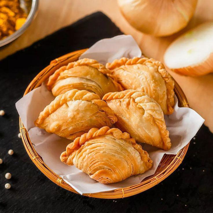 Resep Pastel Isi Ragout yang Renyah dengan Isian Gurih