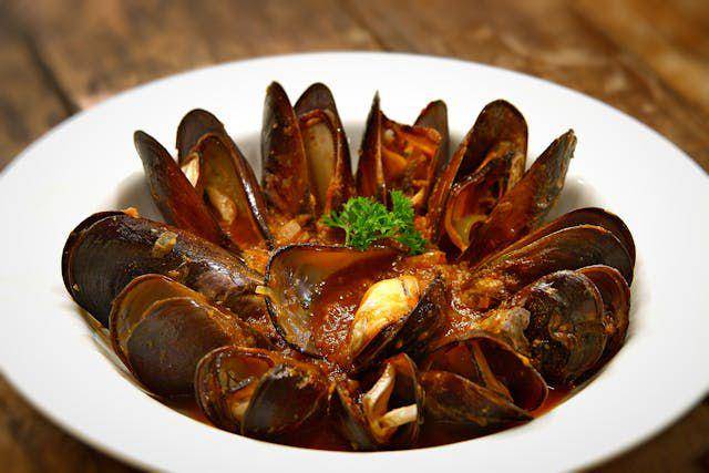 kerang saus padang (pexels.com/Luiz Henrique Mendes)