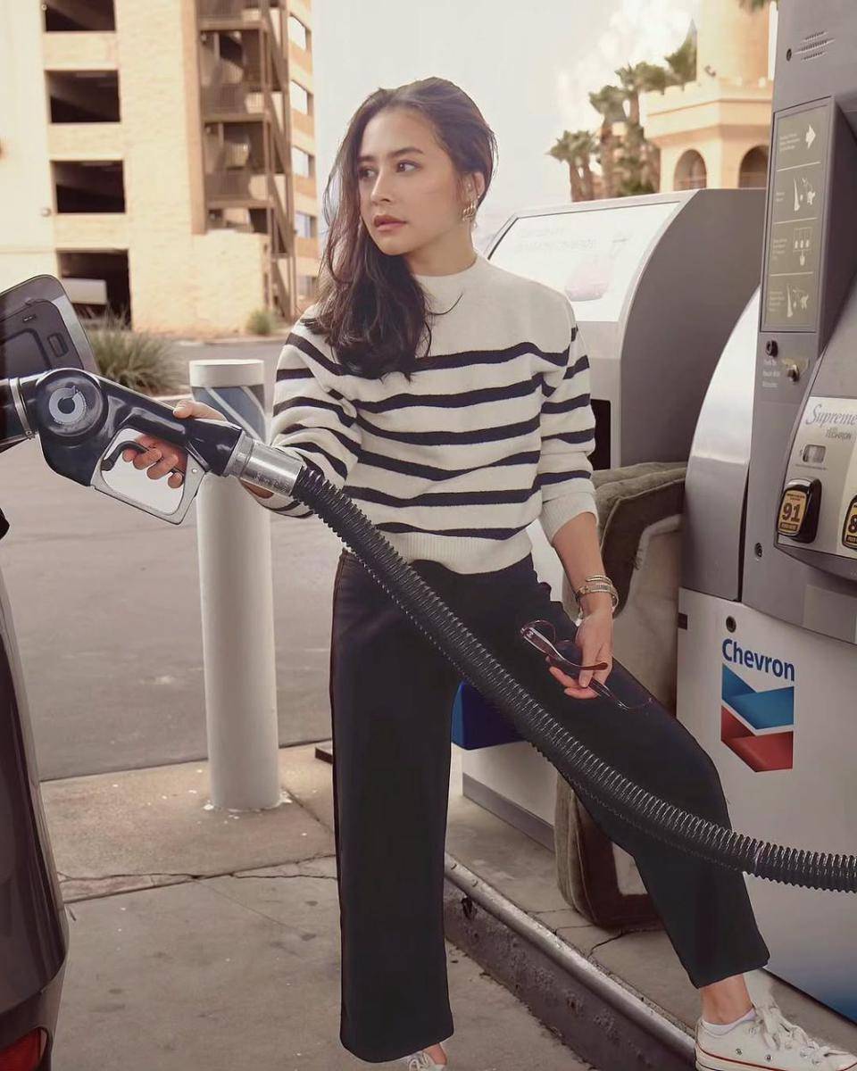 ide outfit knitwear ala Prilly Latuconsina (instagram.com/prillylatuconsina96)