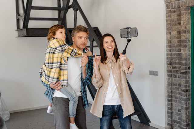 5 Tips Bikin Family Fun Vlog Tanpa Harus Oversharing, Nyaman dan Aman