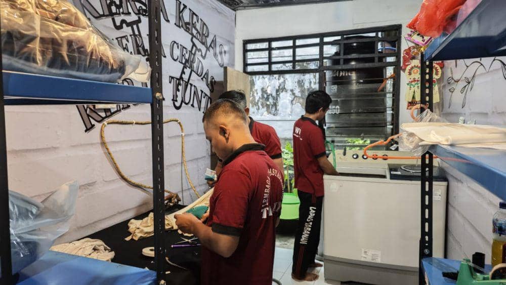 3 Warga Binaan Lapas Tabanan Magang di Laundry