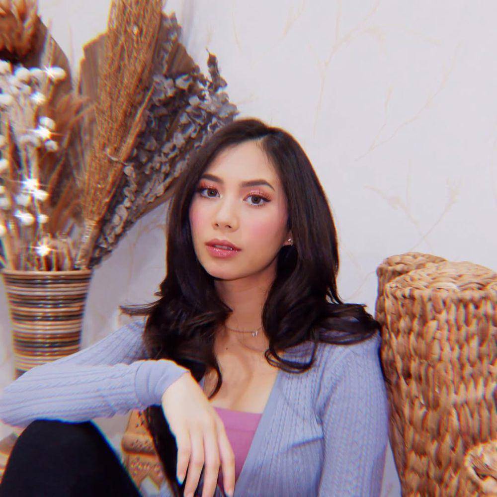 ide makeup hangout ala Abel Cantika (instagram.com/abellyc)