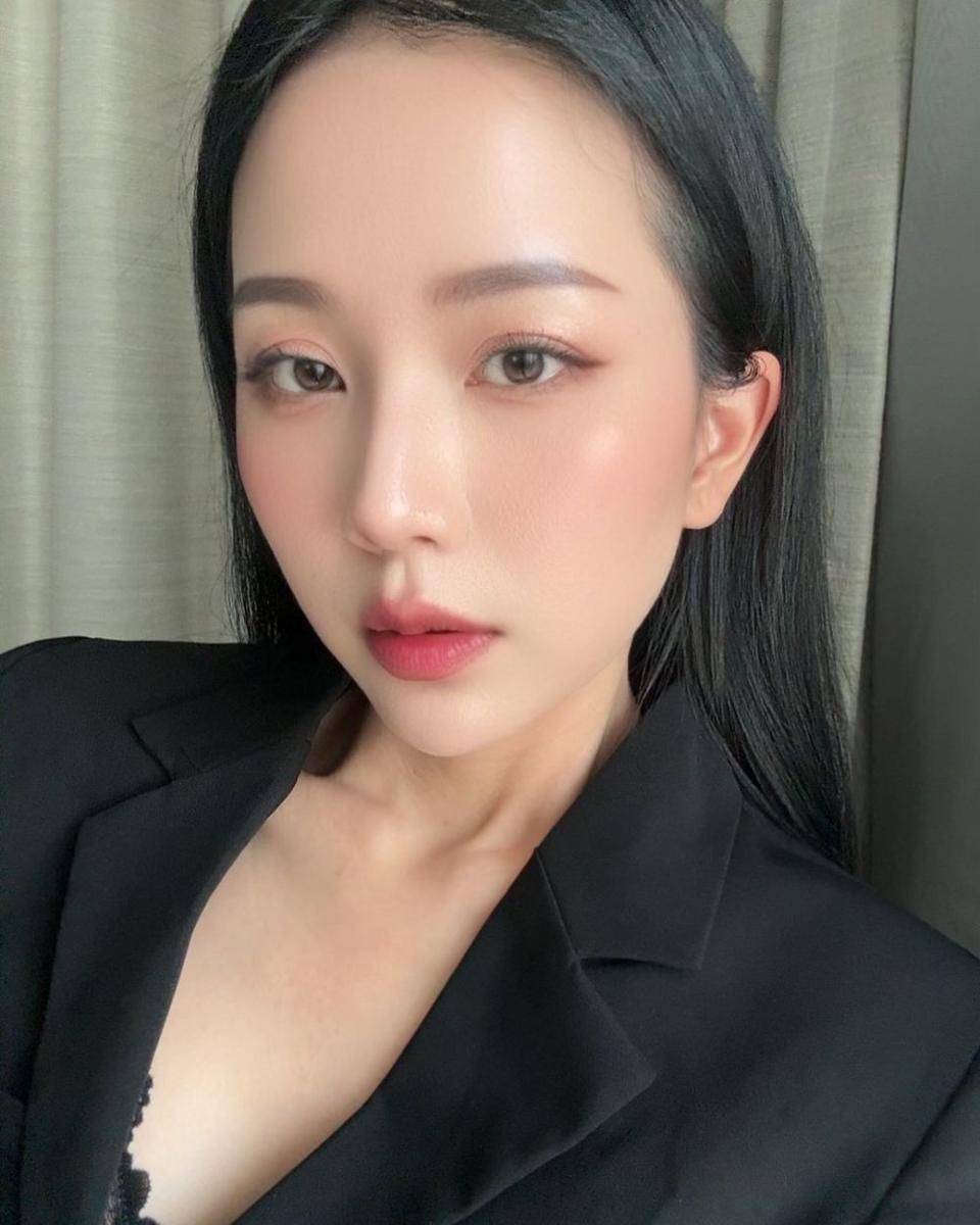Agnes Jennifer (instagram.com/agnes_jennifer)