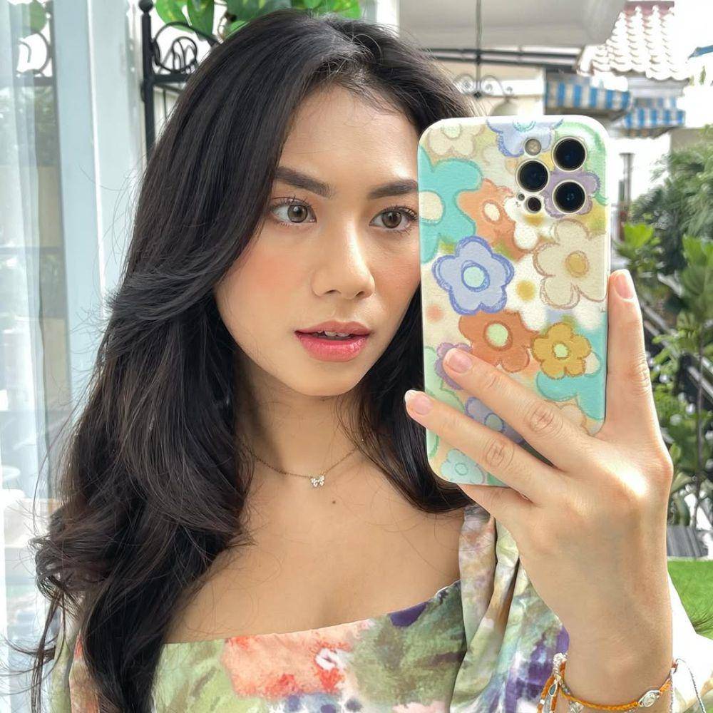 ide makeup hangout ala Abel Cantika (instagram.com/abellyc)