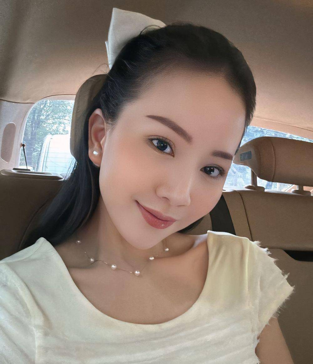Agnes Jennifer (instagram.com/agnes_jennifer)