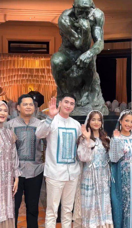 Fuji dan Verrell Bramasta catwalk (Instagram.com/bramastavrl)