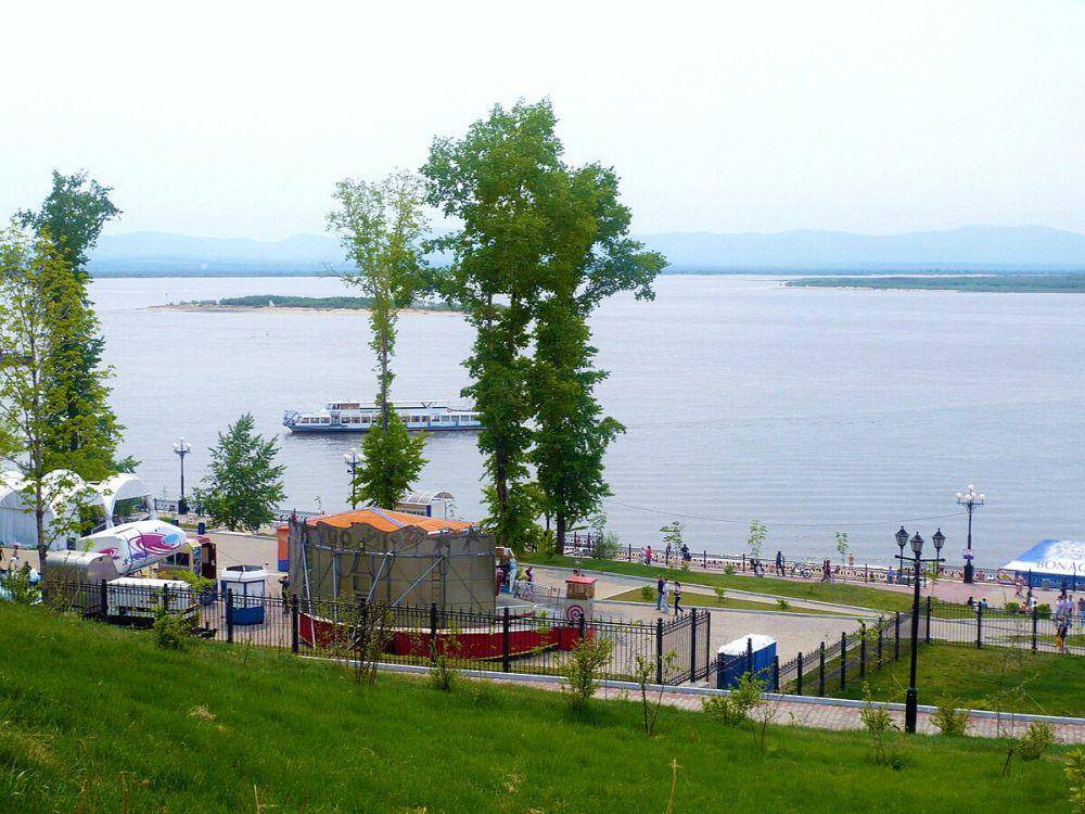 Pelabuhan Khabarovsk, Siberia yang menghadap Sungai Amur. (commons.wikimedia.org/pauk)