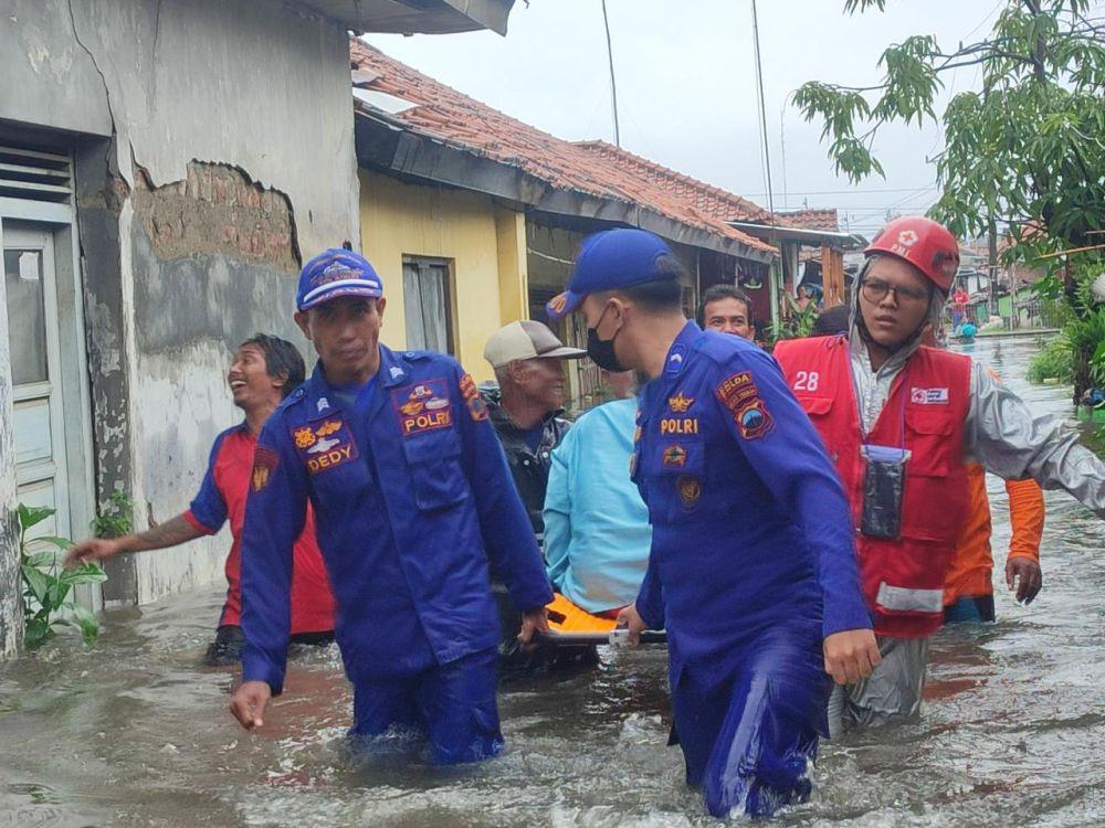 Banjir Melanda di 6 Lokasi di Kota Pekalongan, 225 Warga Mengungsi