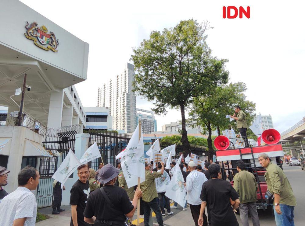 Demo di Kedubes Malaysia, Massa Minta Investigasi Kasus Penembakan PMI