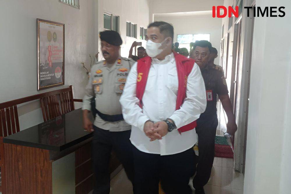 Mantan Kasat Narkoba Polresta Barelang, Kompol Satria Nanda di Pengadilan Negeri Batam (IDN Times/Putra Gema Pamungkas)