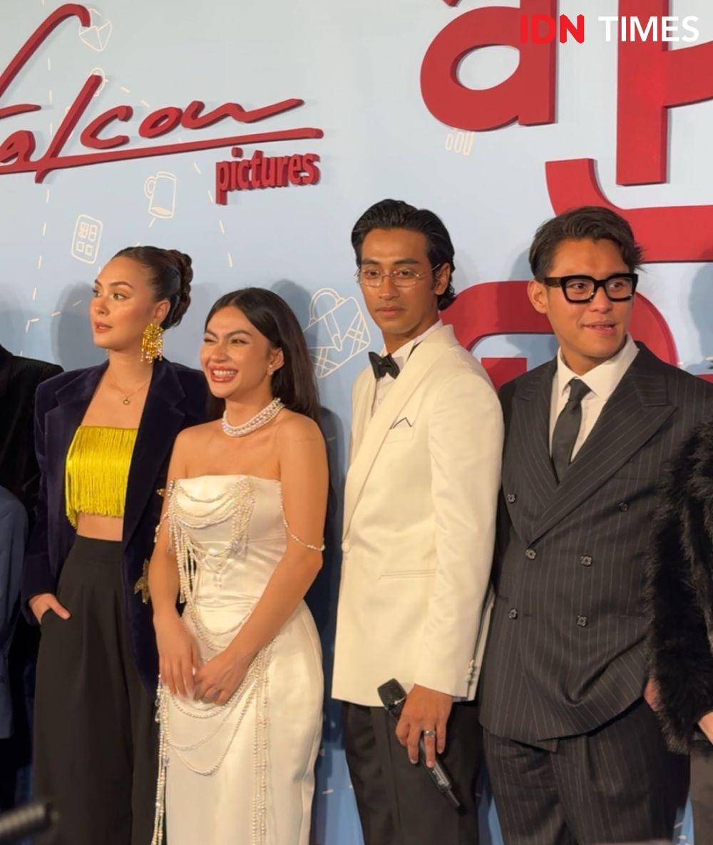 potret para pemain di Gala premiere film remake A Business Proposal pada Jumat (31/1/2025) (IDN Times/Elizabeth Chiquita)
