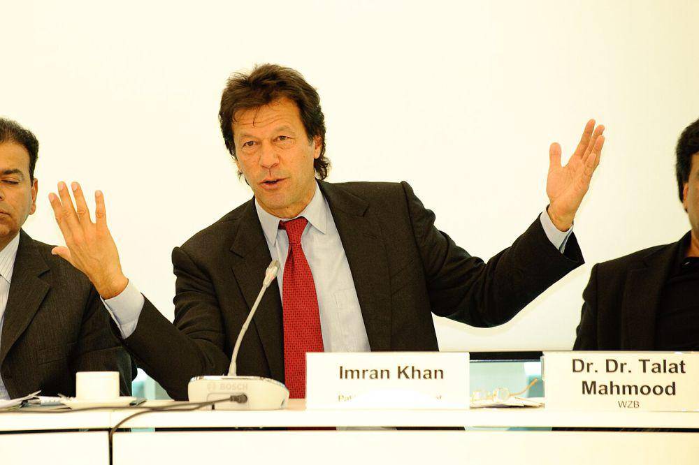 Imran Khan saat berbicara dalam sebuah konferensi di Berlin, Jerman, pada tahun 2009. (commons.wikimedia.org/Stephan Röhl for Heinrich Böll Stiftung))