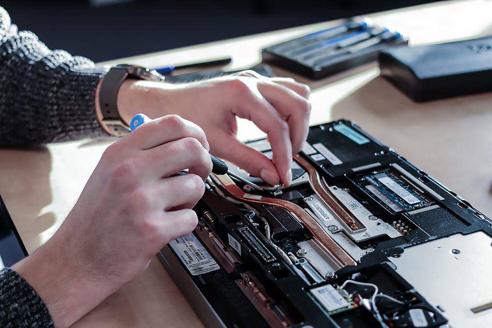 Ilustrasi servis laptop (Pixabay/Rodrigo Cardoso)