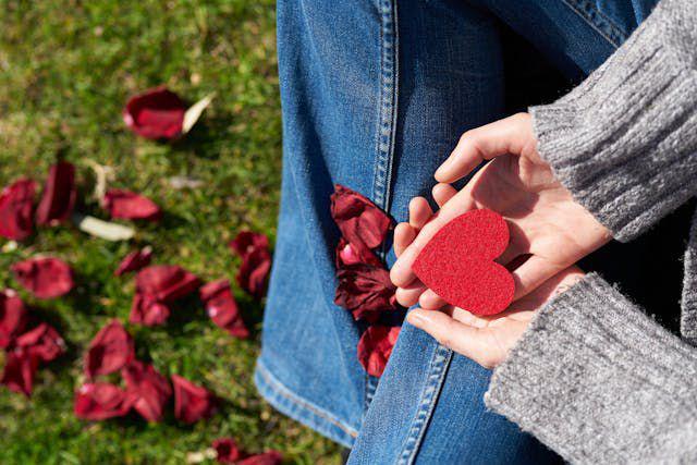 50 Ide Caption Valentine Tanpa Pasangan yang Tetap Bikin Happy!
